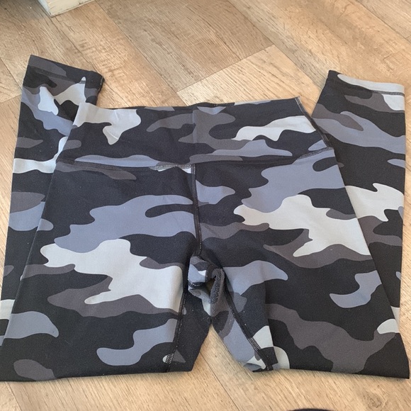 PINK Black/Grey Camo Stretch Leggings GUC L - Picture 4 of 7